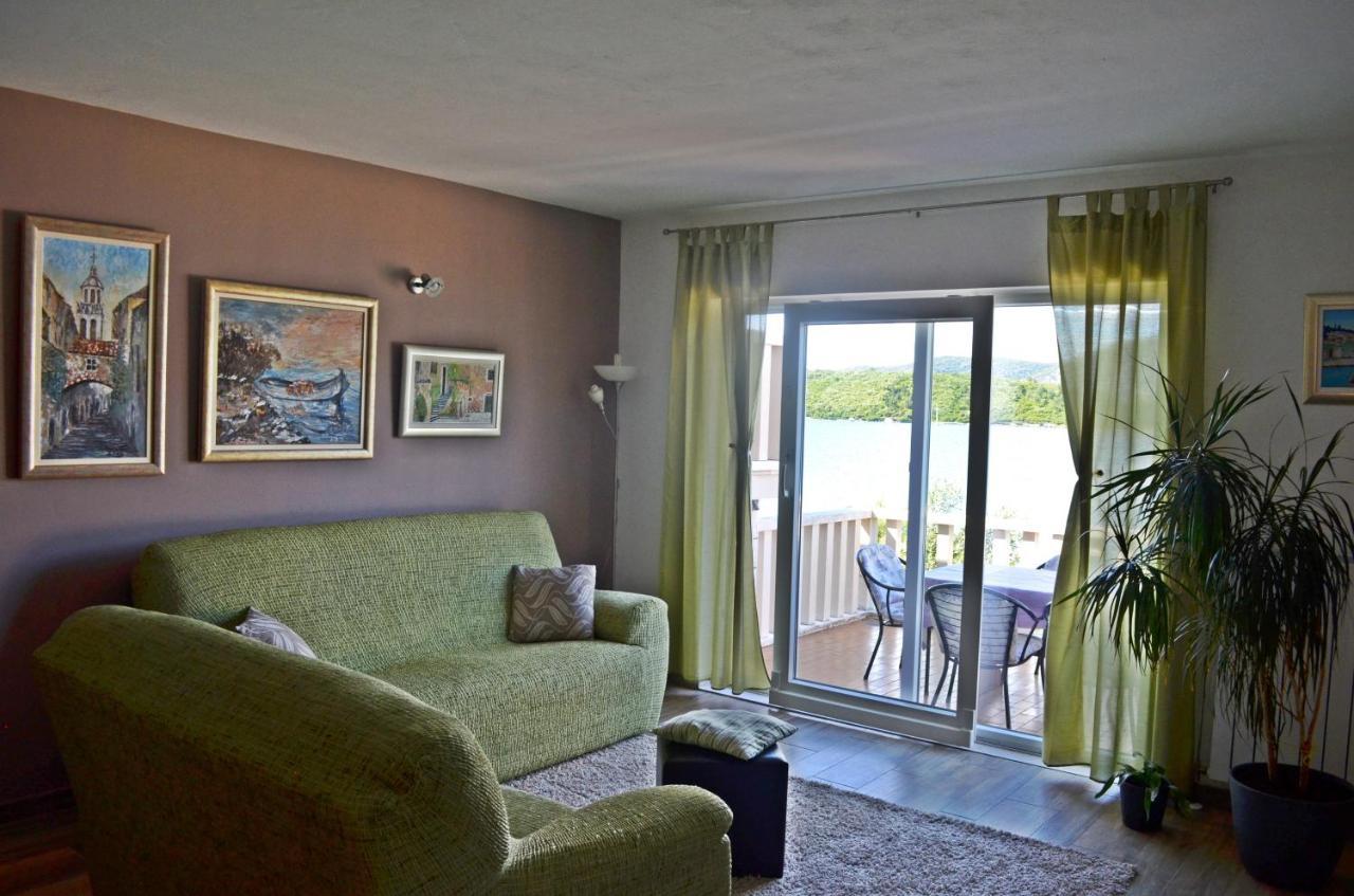 Apartments Rina - Kneze Račišće المظهر الخارجي الصورة